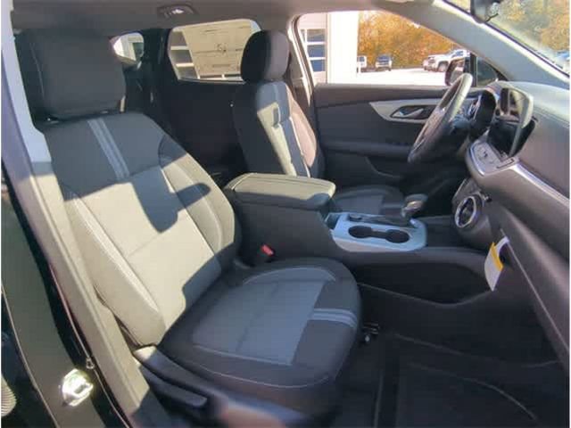 New 2025 Chevrolet Blazer LT w/ Driver Confidence Package FWD image 27