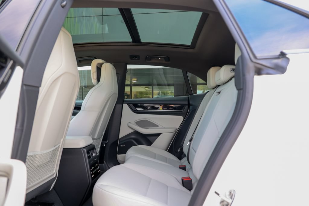 New 2026 Porsche Macan 4 Electric AWD/4WD image 26