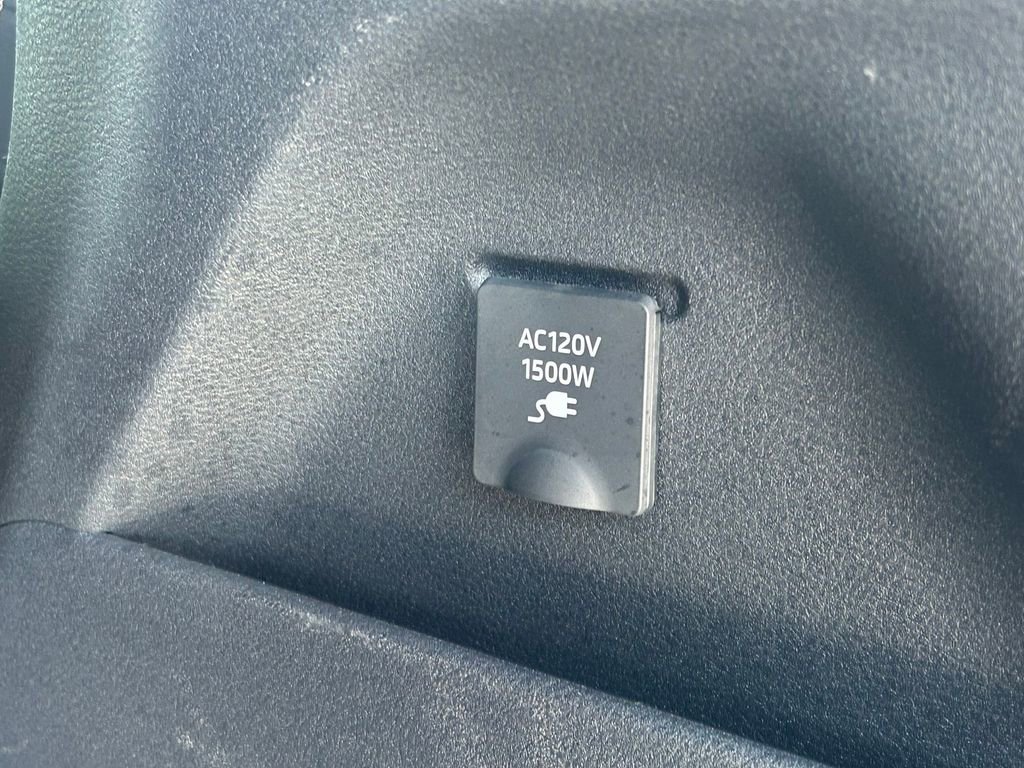 Certified 2025 Toyota Sienna XSE w/ XSE Plus Package FWD image 15