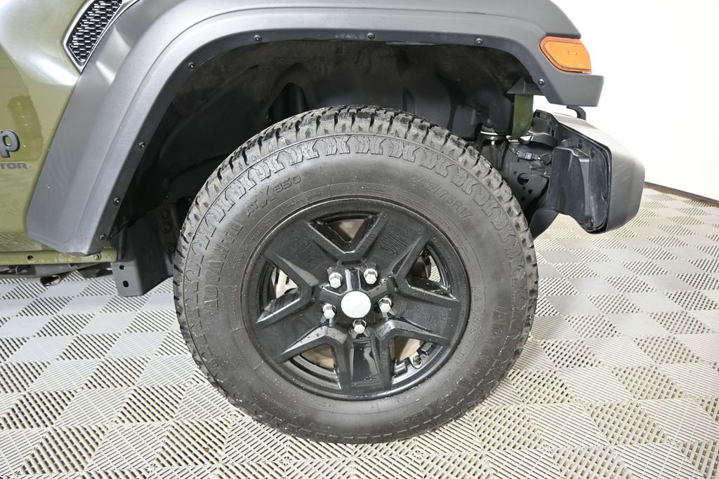 Used 2023 Jeep Gladiator Sport image 12