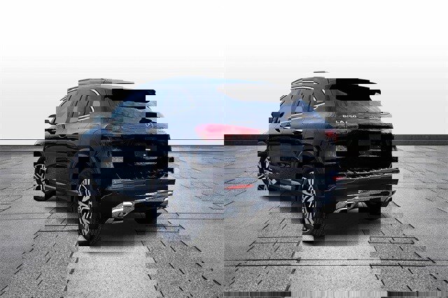 Used 2025 Mercedes-Benz GLA 250 4MATIC image 3