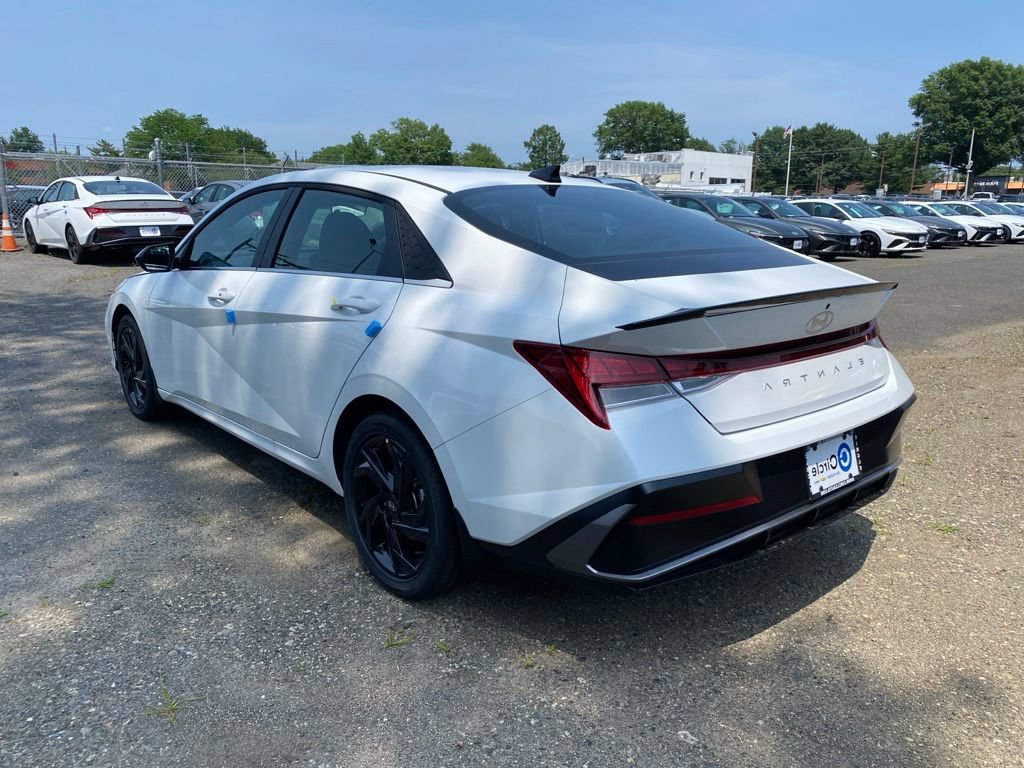 New 2026 Hyundai Elantra SEL Sport Premium FWD image 8