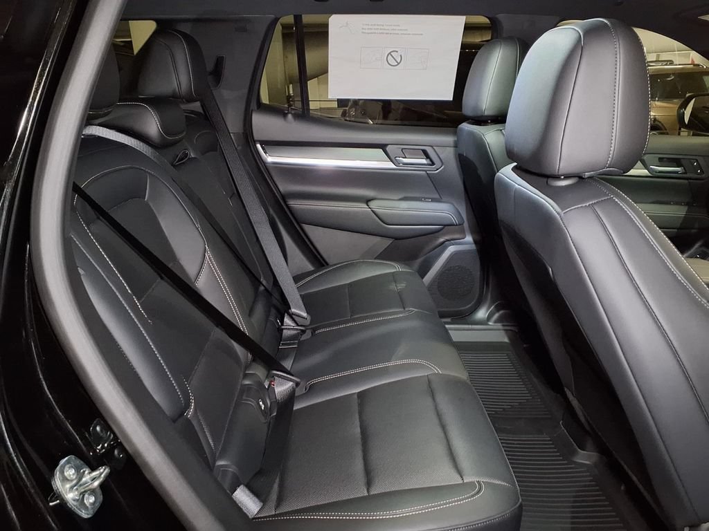 Used 2026 GMC Terrain Elevation w/ Elevation Premium Package FWD image 7