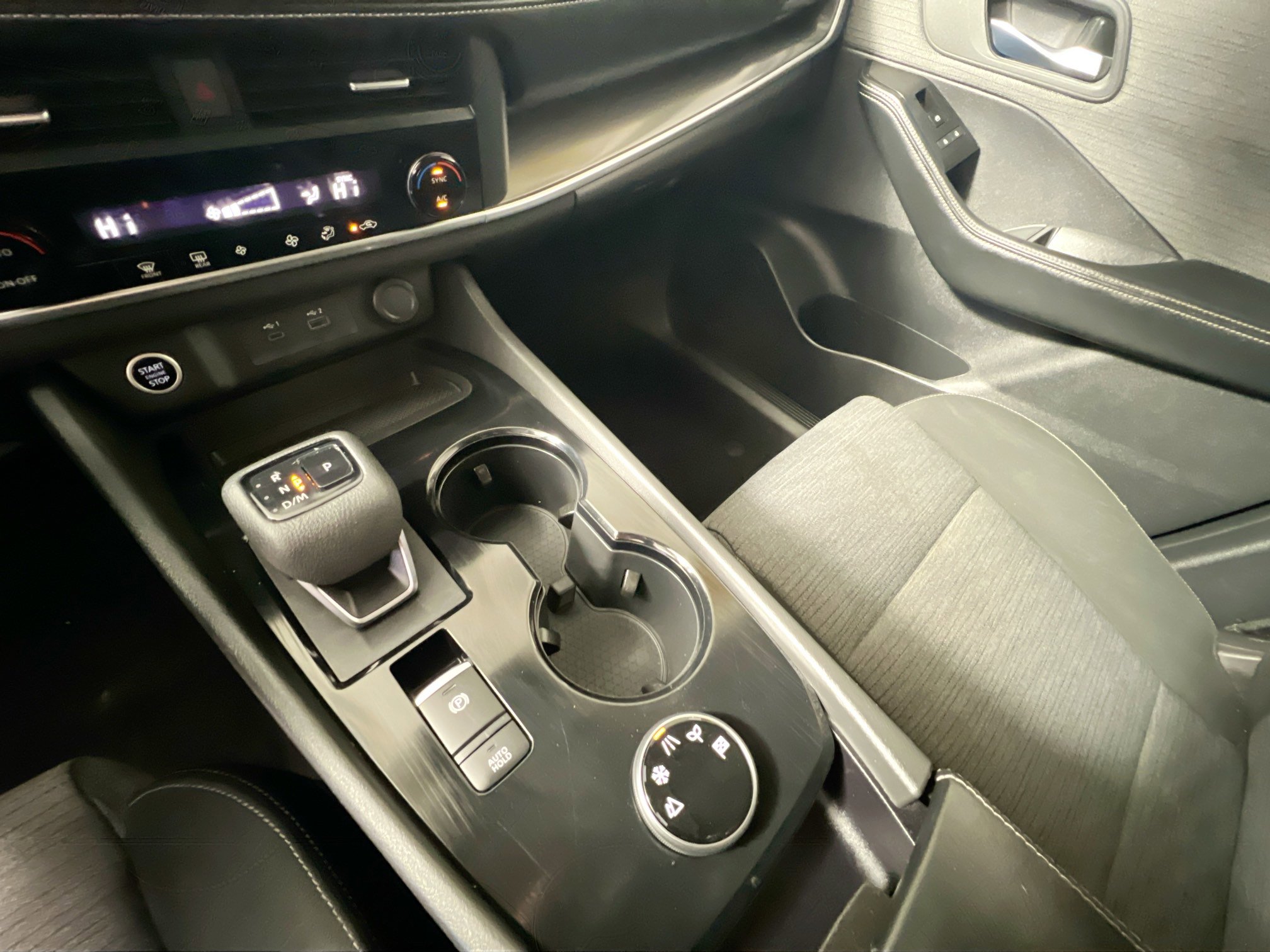 Used 2023 Nissan Rogue SV image 26