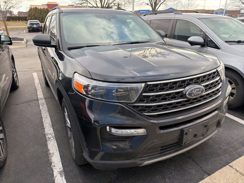 Used 2020 Ford Explorer XLT w/ Equipment Group 202A image 3