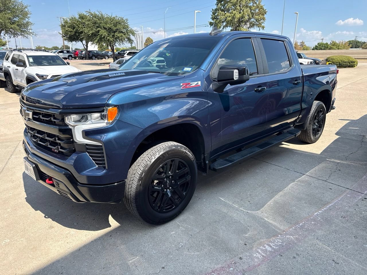 Used 2022 Chevrolet Silverado 1500 LT Trail Boss w/ LT Trail Boss Premium Package AWD/4WD video 1