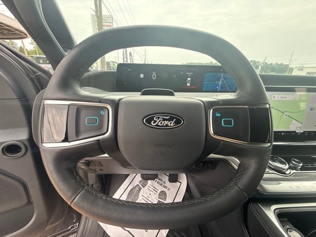 Used 2026 Ford Expedition Platinum w/ Stealth Appearance Package AWD/4WD image 18