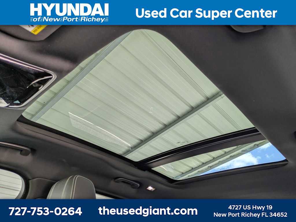 Used 2020 Land Rover Range Rover Velar R-Dynamic S image 28