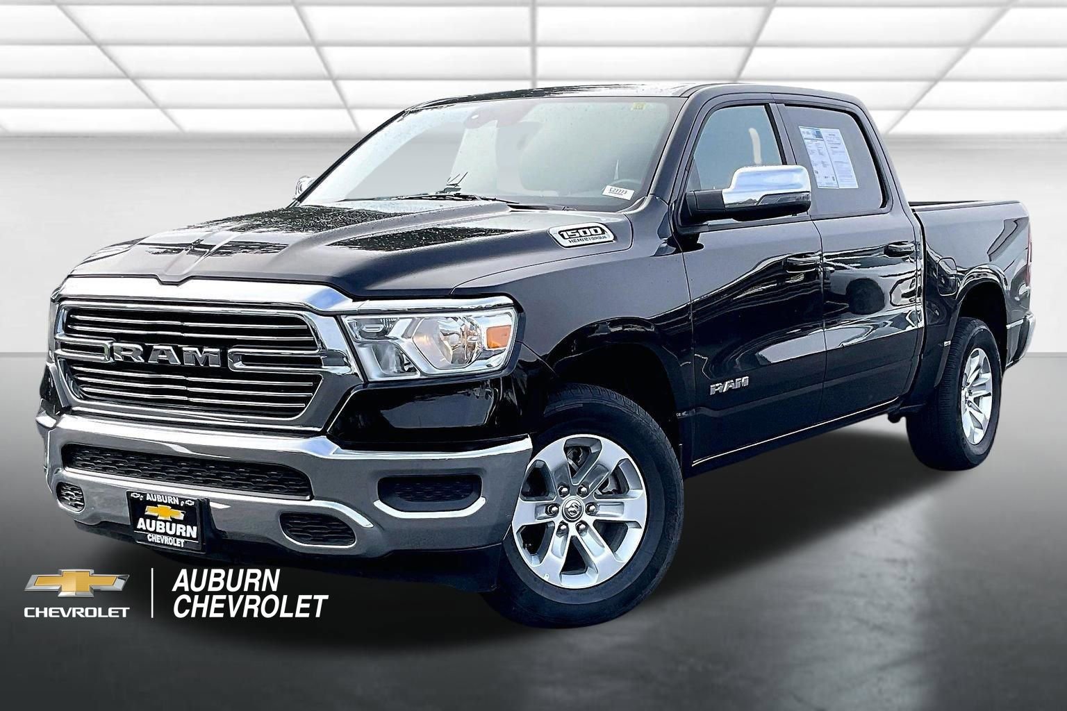 Used 2024 RAM 1500 Laramie image 2