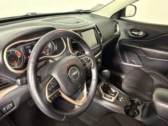 Used 2016 Jeep Cherokee 75th Anniversary AWD/4WD image 16