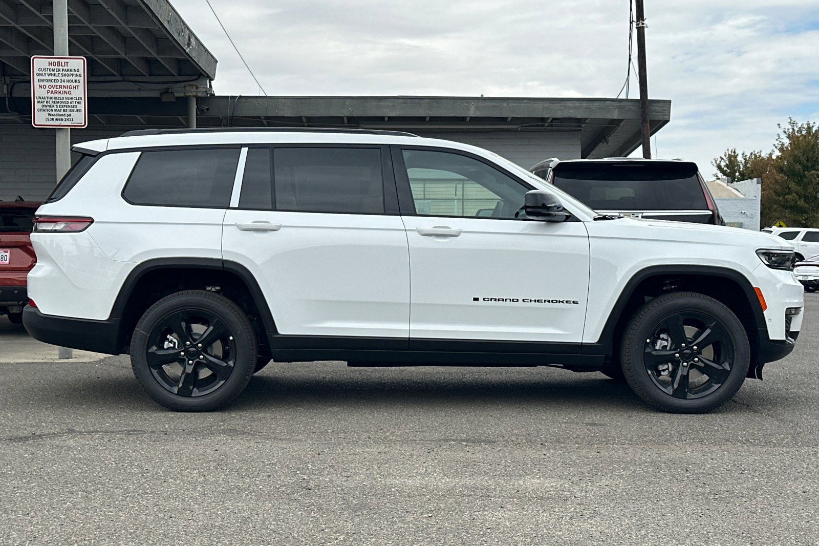 New 2025 Jeep Grand Cherokee L Limited w/ Luxury Tech Group II image 2