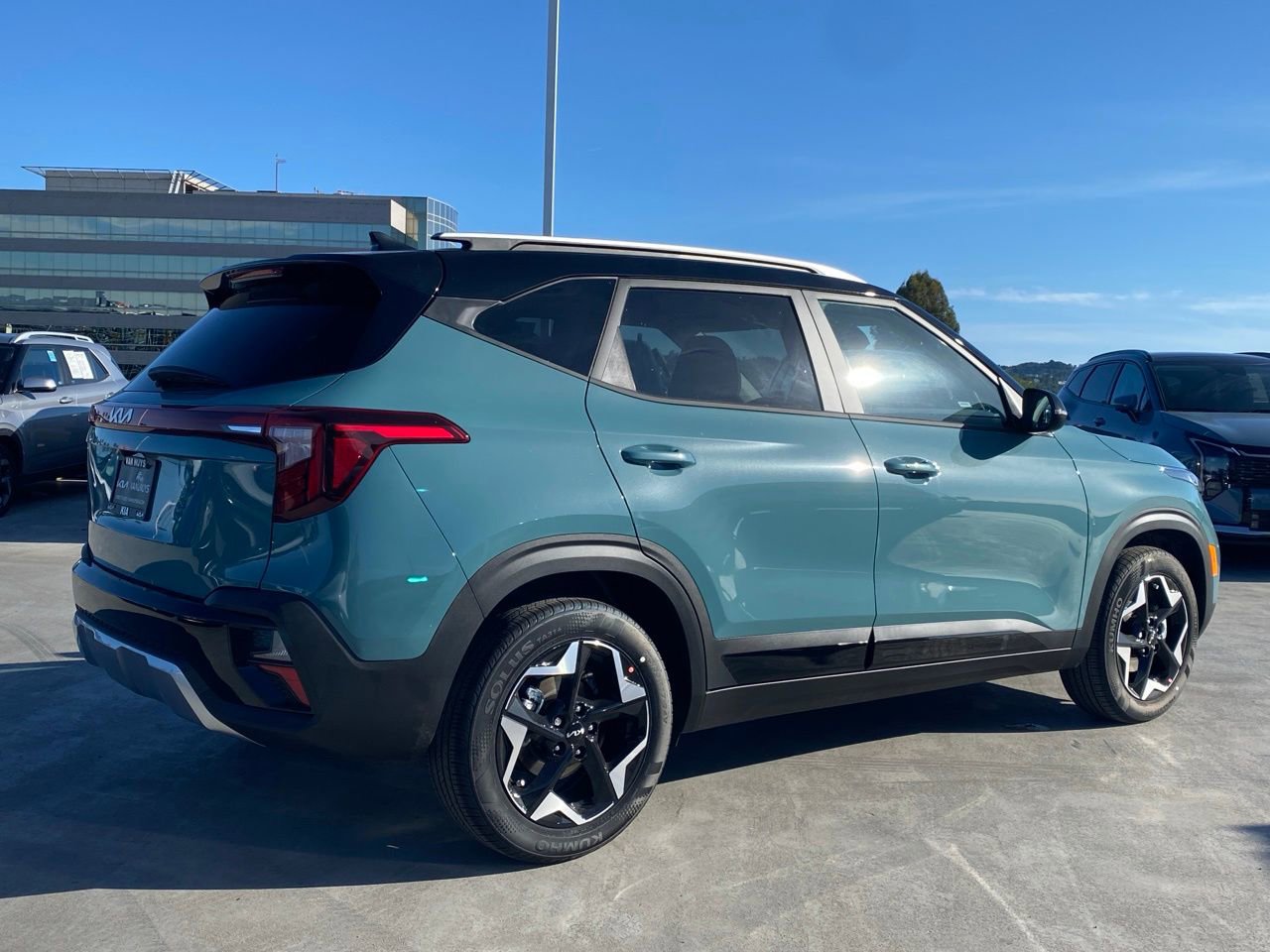 New 2026 Kia Seltos S FWD image 3