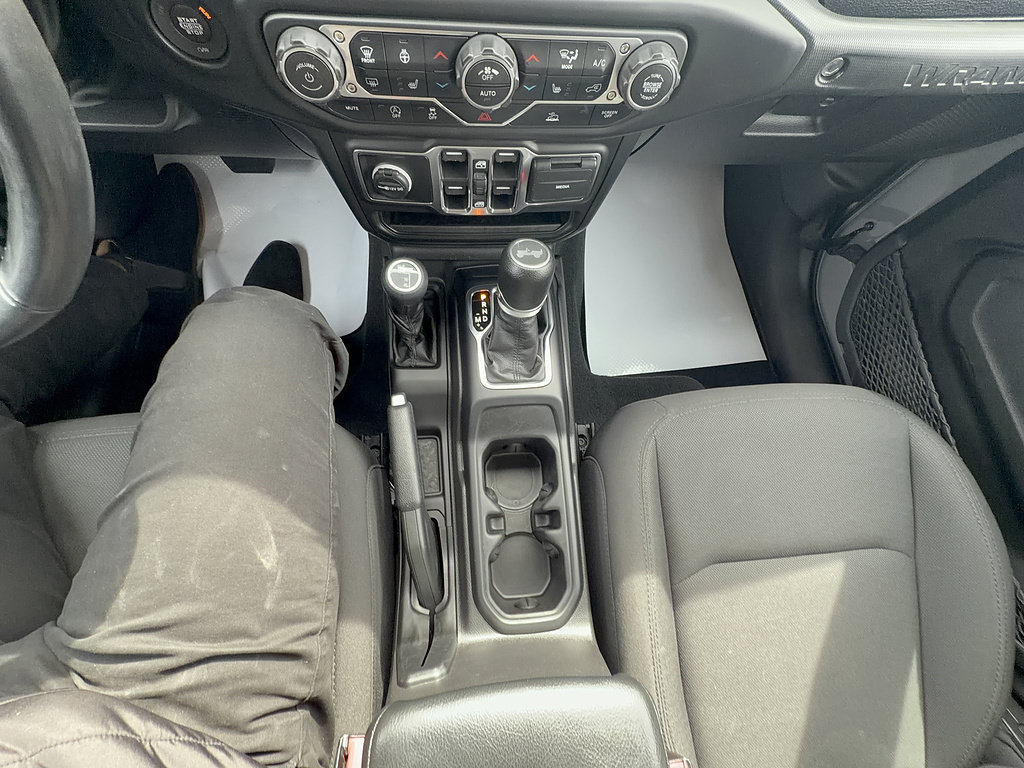 Used 2022 Jeep Wrangler Unlimited Sport AWD/4WD image 17