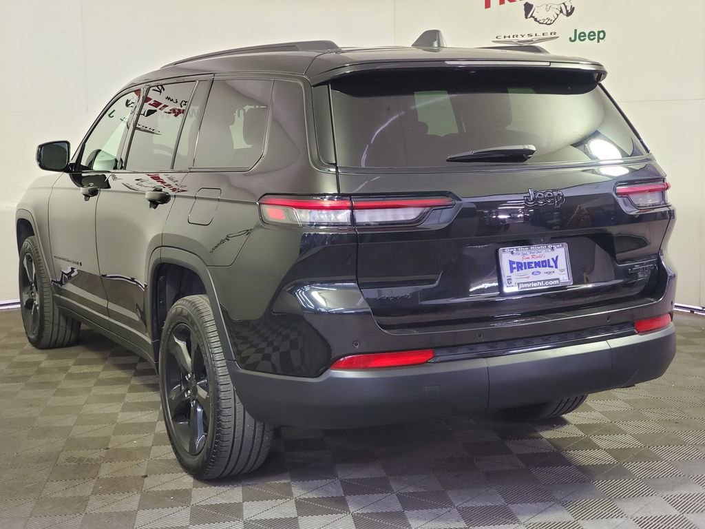 Used 2025 Jeep Grand Cherokee L Limited w/ Black Appearance Package AWD/4WD image 4