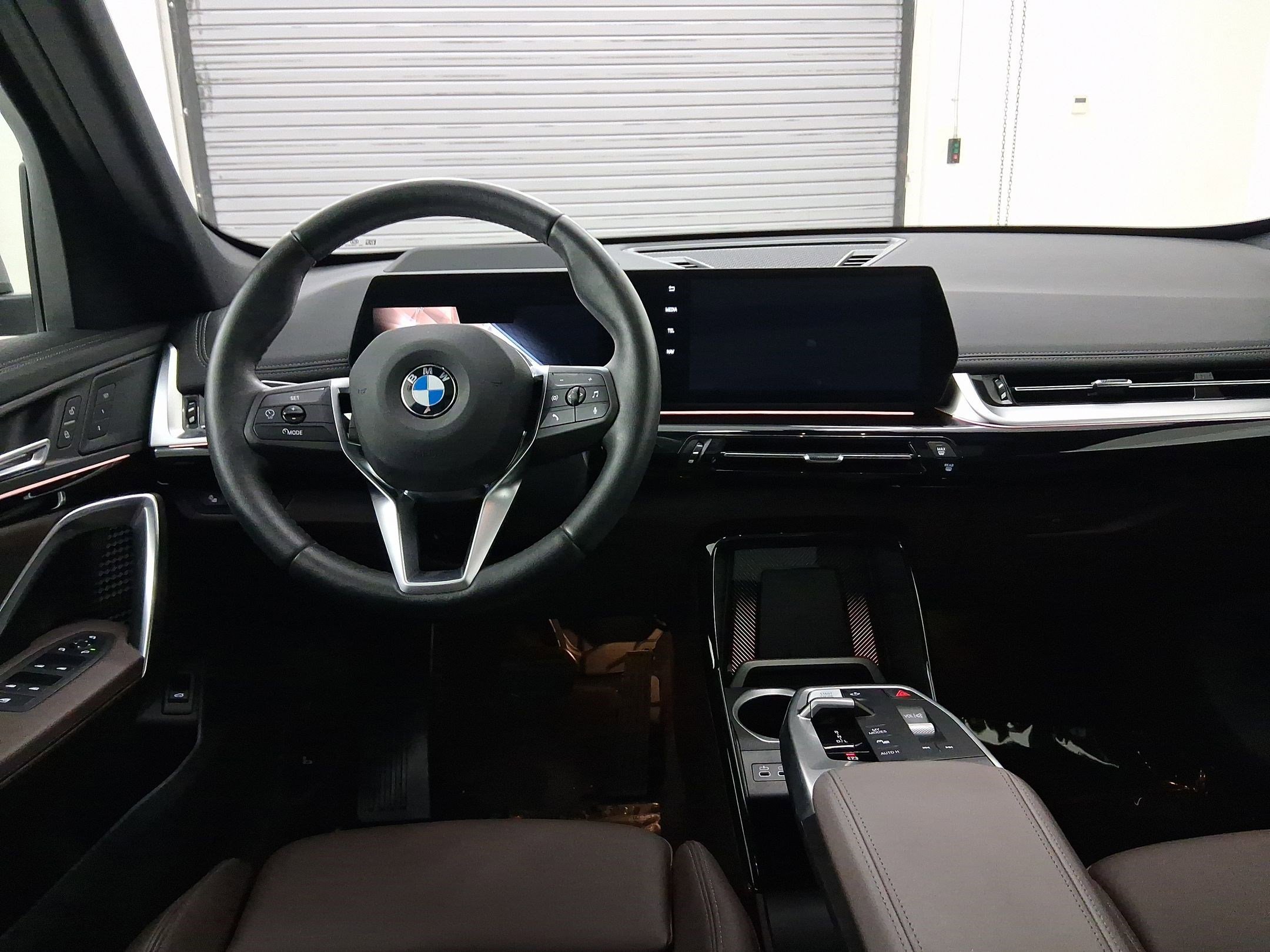Used 2025 BMW X1 xDrive28i image 4