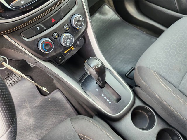 Used 2022 Chevrolet Trax LS w/ Tint and Cruise Package image 19