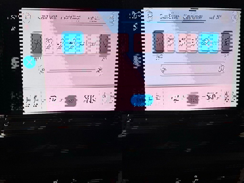 Used 2025 Volkswagen Atlas Cross Sport SE image 33