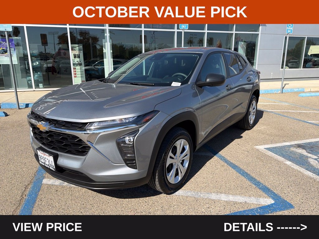 Used 2025 Chevrolet Trax LS w/ Driver Confidence Package FWD image 1