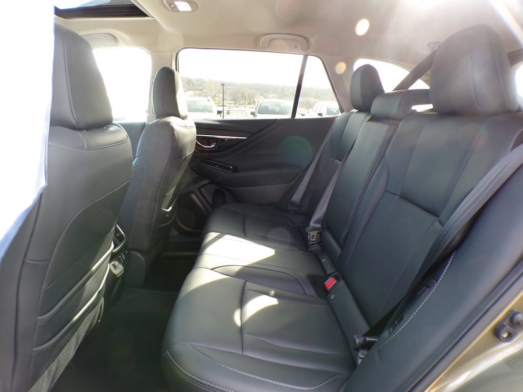 Used 2023 Subaru Outback Touring AWD/4WD image 20