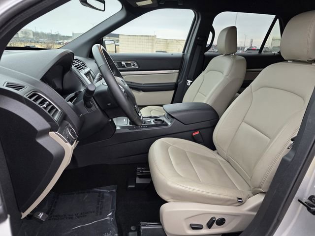 Used 2019 Ford Explorer XLT w/ Equipment Group 201A image 14