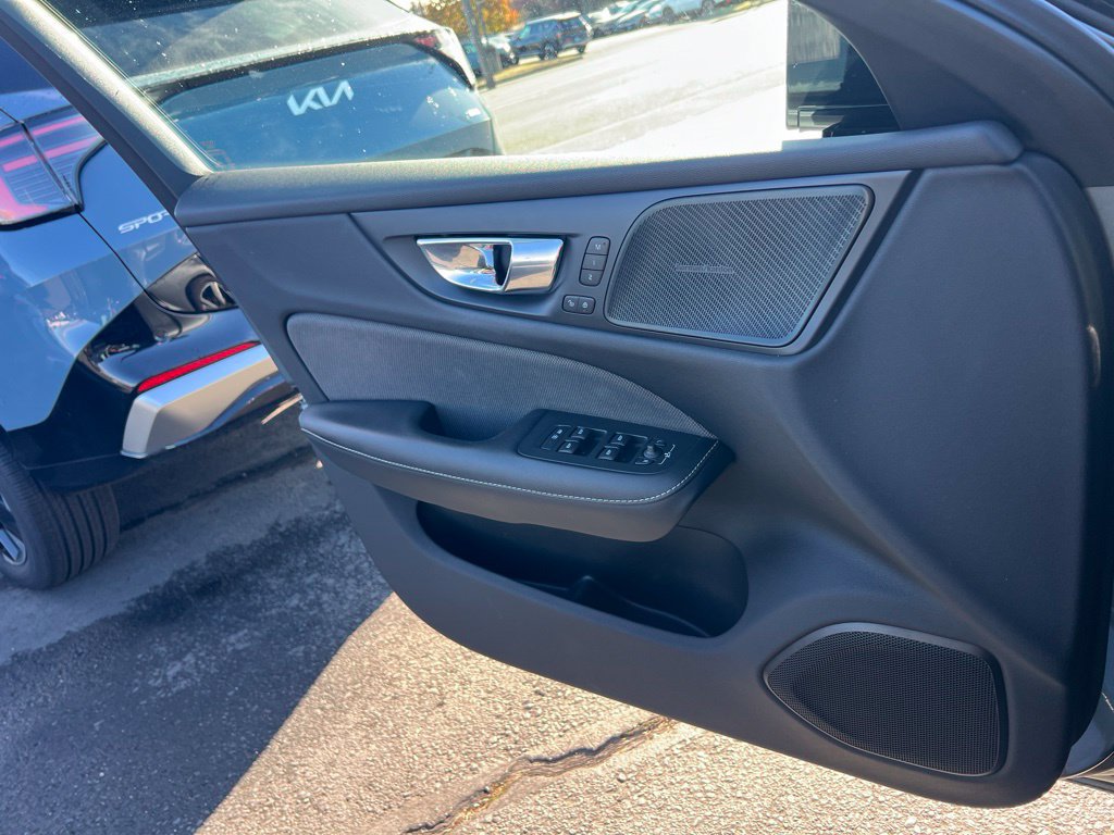 Used 2019 Volvo S60 T5 R-Design FWD image 19