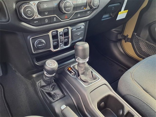 New 2025 Jeep Gladiator Sport image 15