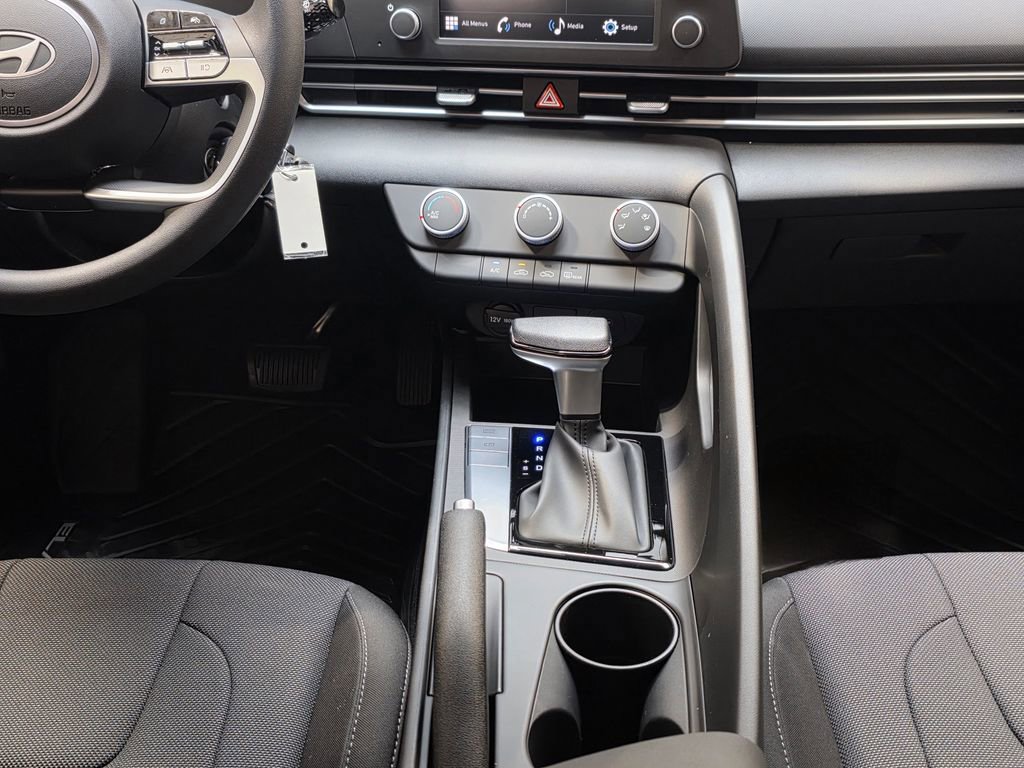 New 2026 Hyundai Elantra SE image 19