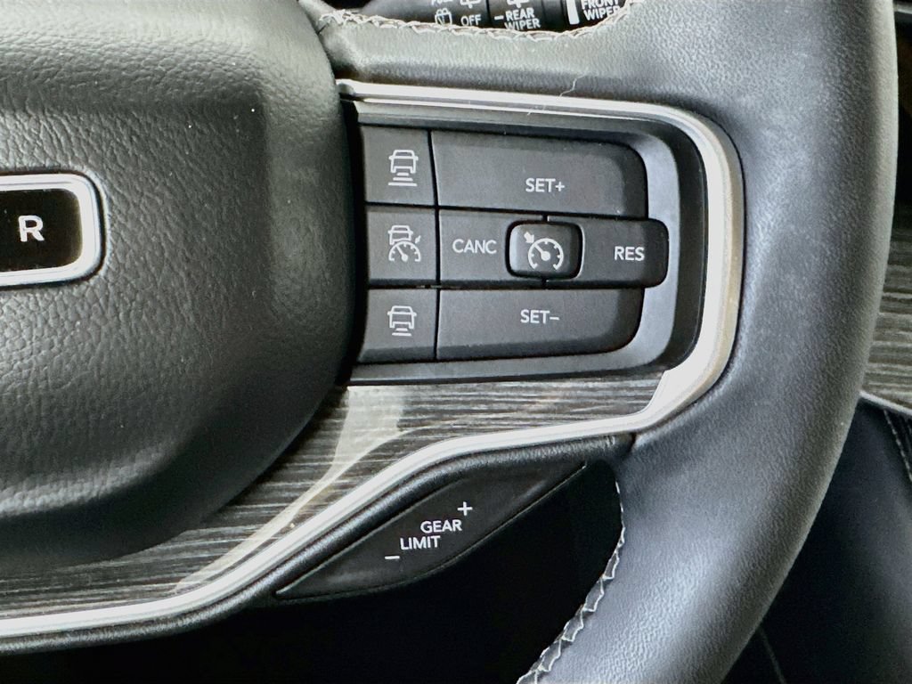 Used 2022 Jeep Wagoneer Series II AWD/4WD image 26