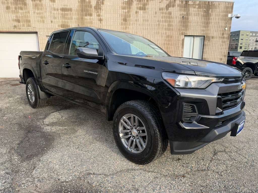 Used 2023 Chevrolet Colorado LT image 8