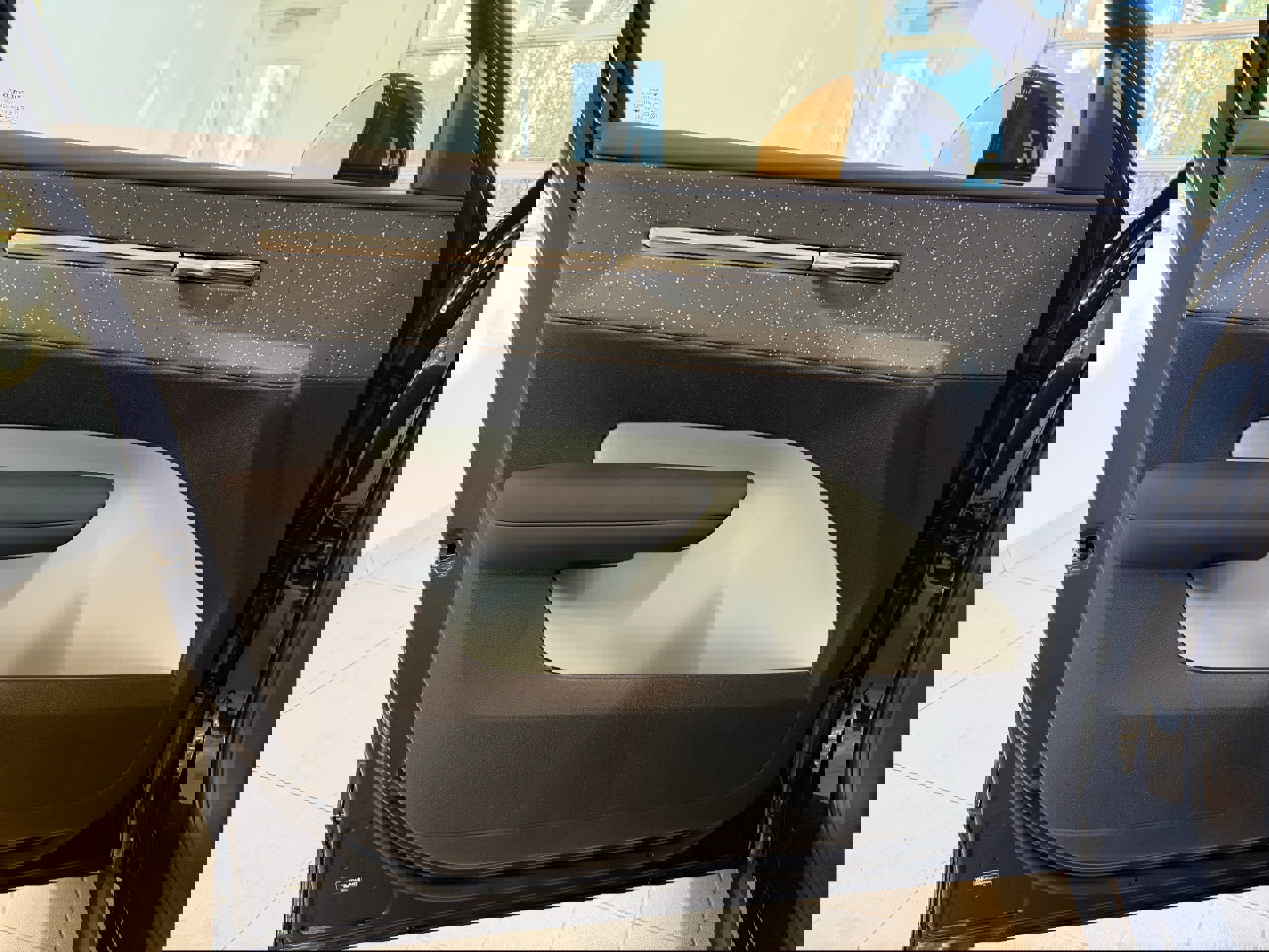 New 2026 Volvo EX30 Ultra w/ Climate Package image 15