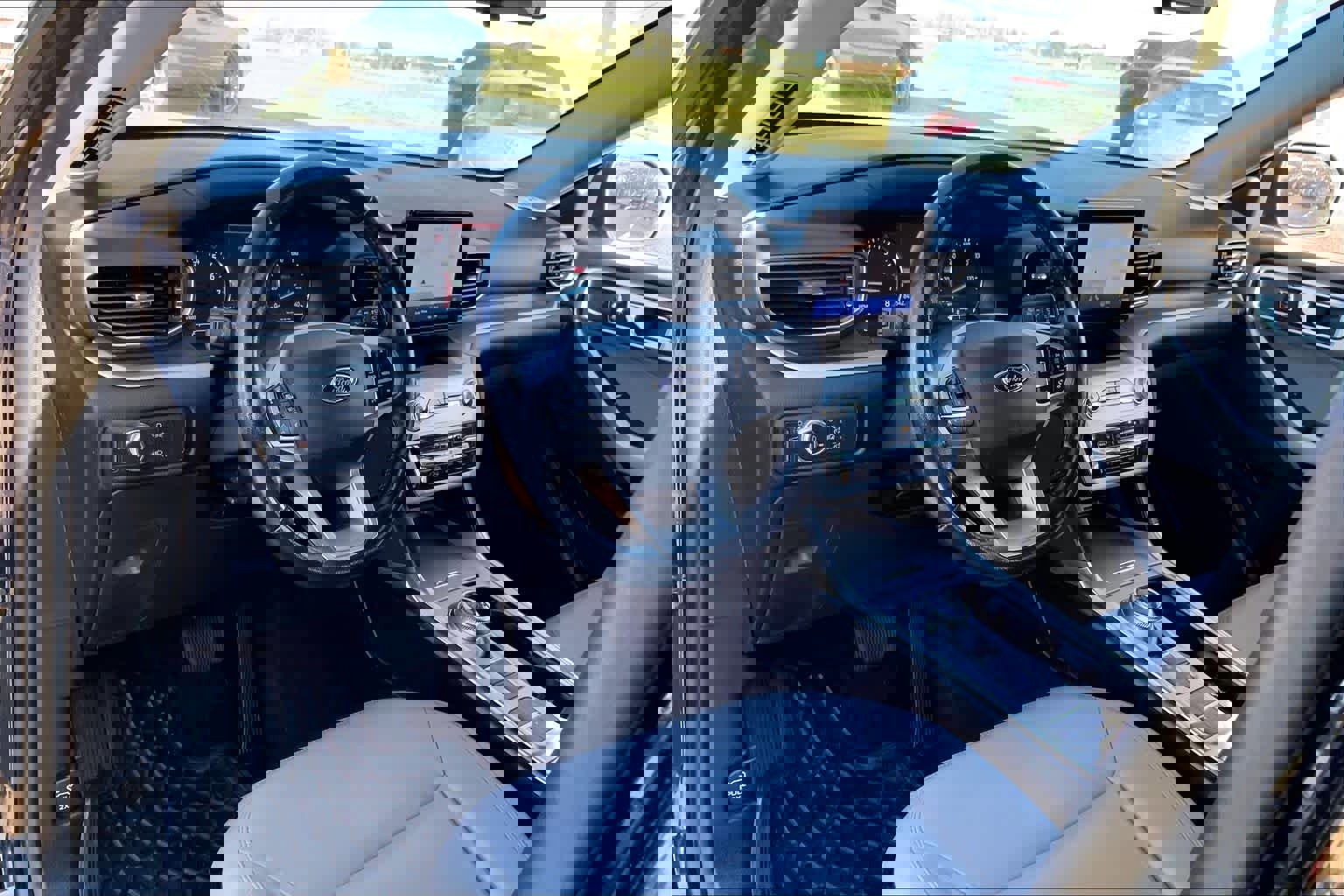 Used 2021 Ford Explorer XLT w/ Equipment Group 202A image 18