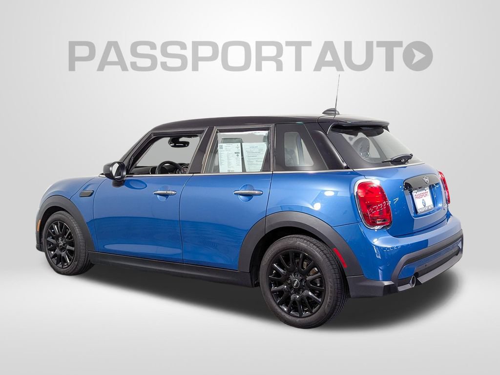 Used 2022 MINI Cooper 4-Door Hardtop FWD image 3