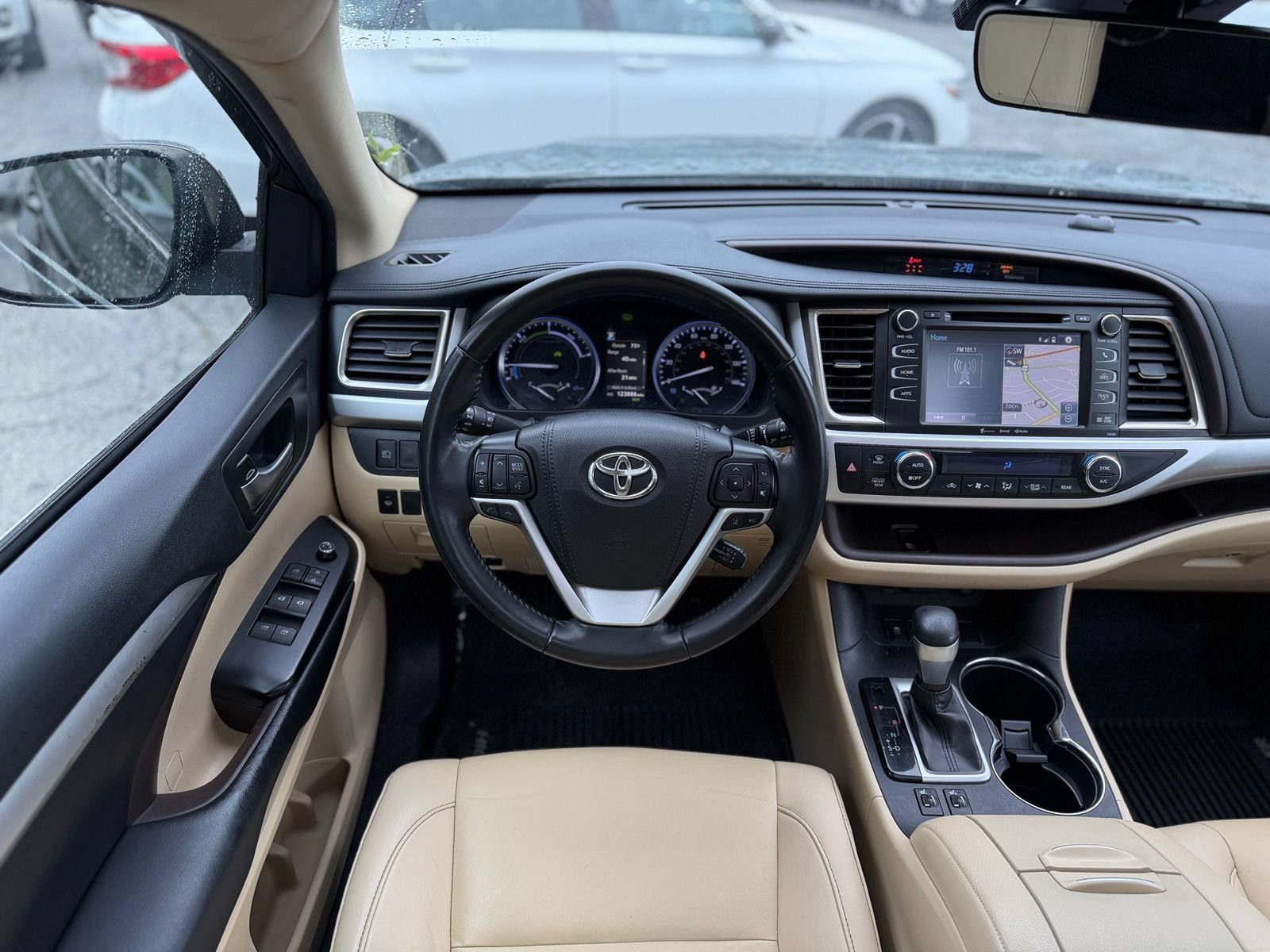 Used 2019 Toyota Highlander XLE AWD/4WD image 27
