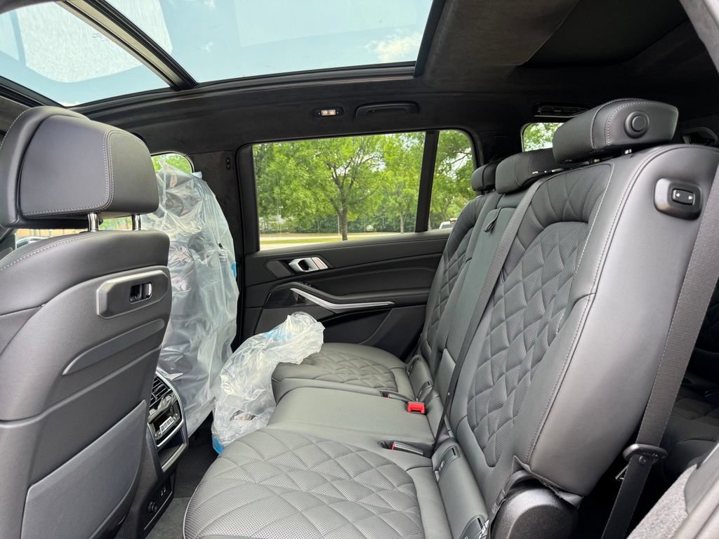 New 2027 BMW X7 xDrive40i w/ M Sport Package AWD/4WD image 17