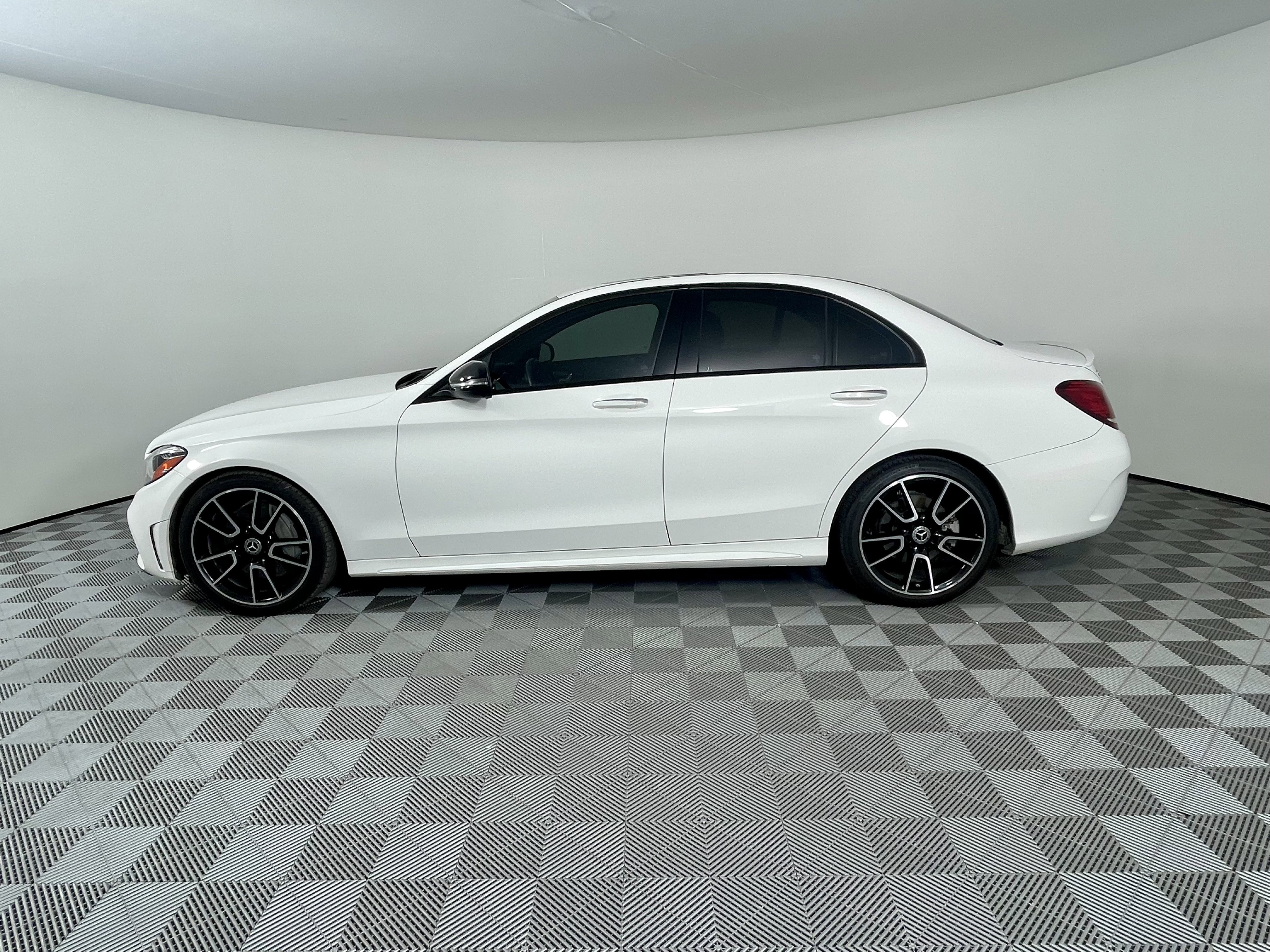 Used 2020 Mercedes-Benz C 300 Sedan image 2