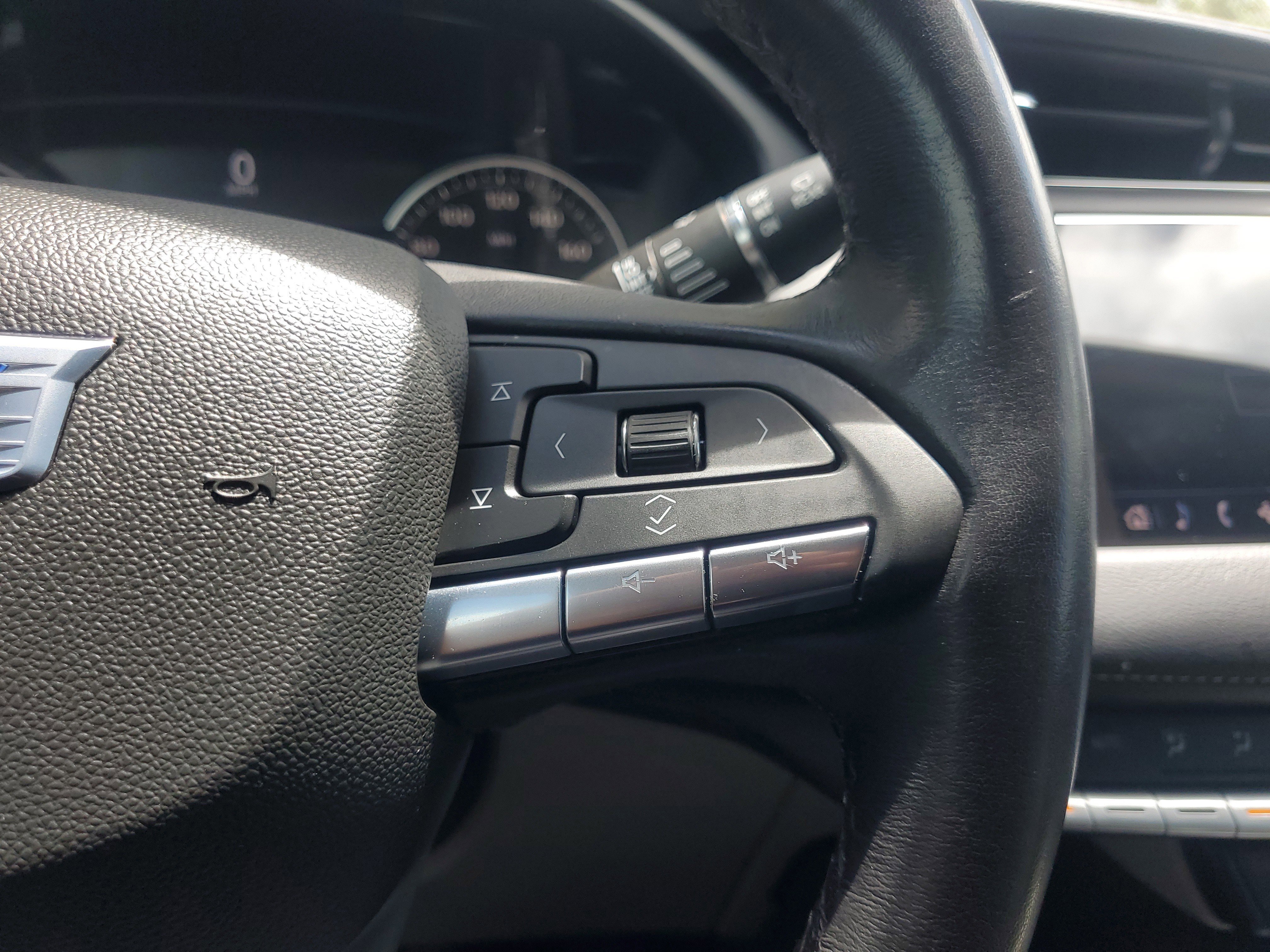 Used 2023 Cadillac XT4 Luxury FWD image 26