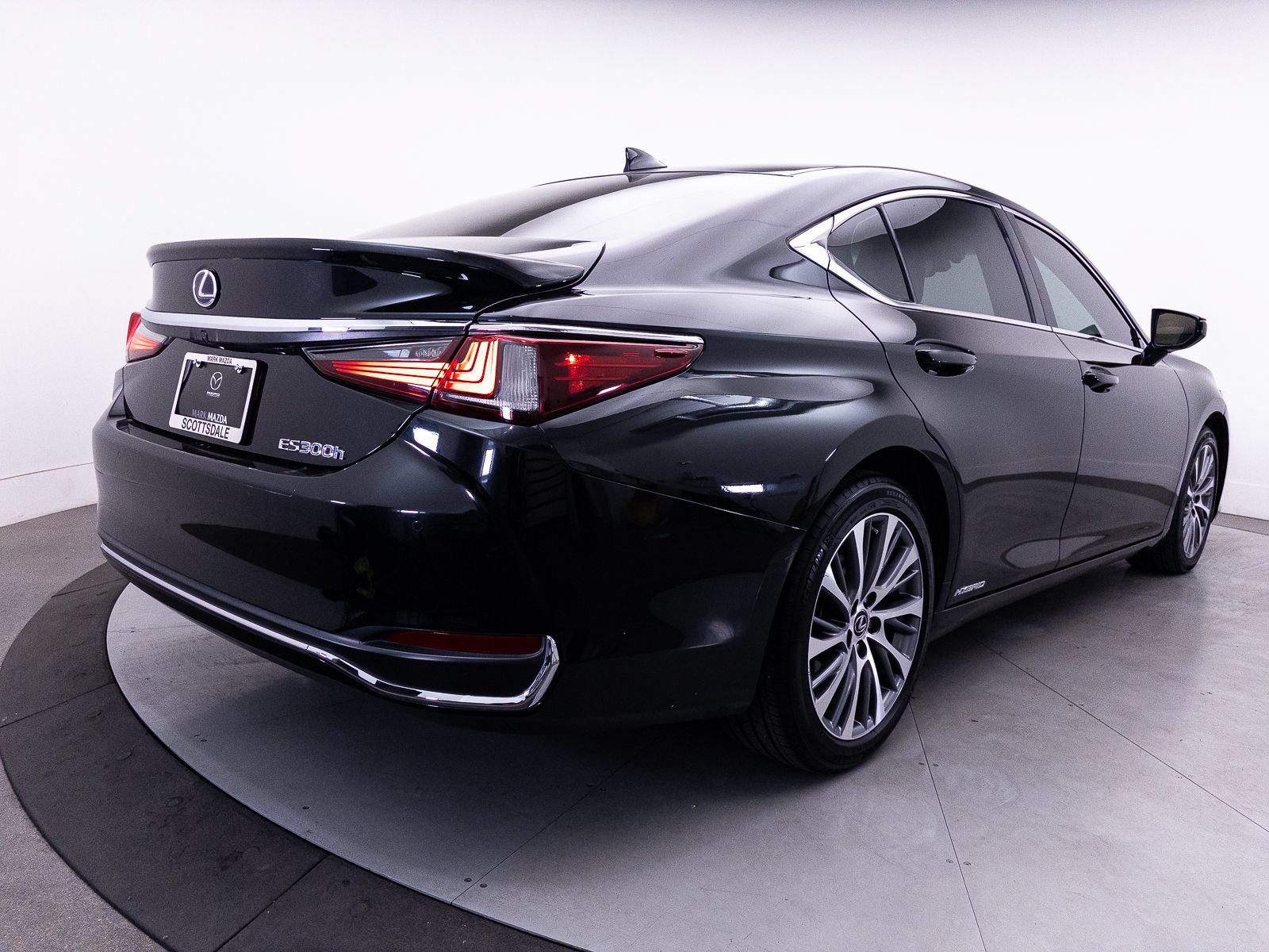 Used 2020 Lexus ES 300h w/ Premium Package FWD image 19
