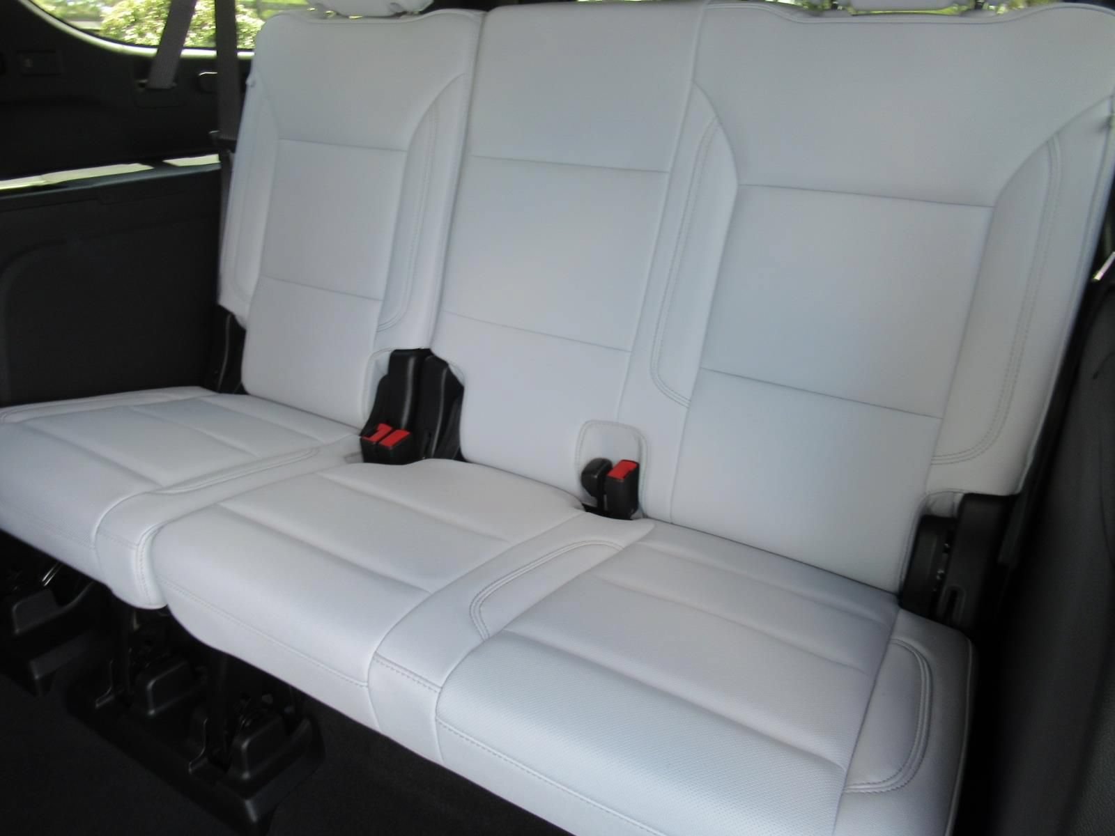 Used 2026 Chevrolet Suburban Premier AWD/4WD image 37
