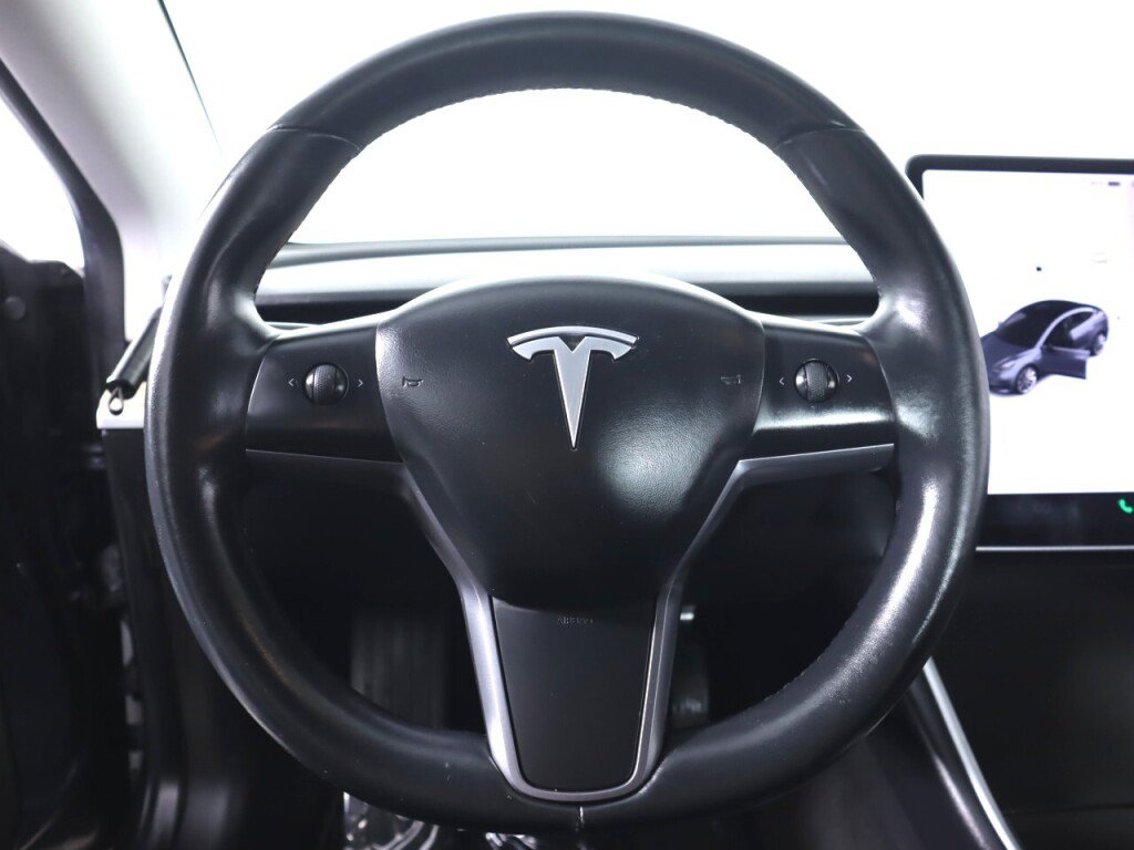 Used 2018 Tesla Model 3 Long Range RWD image 10