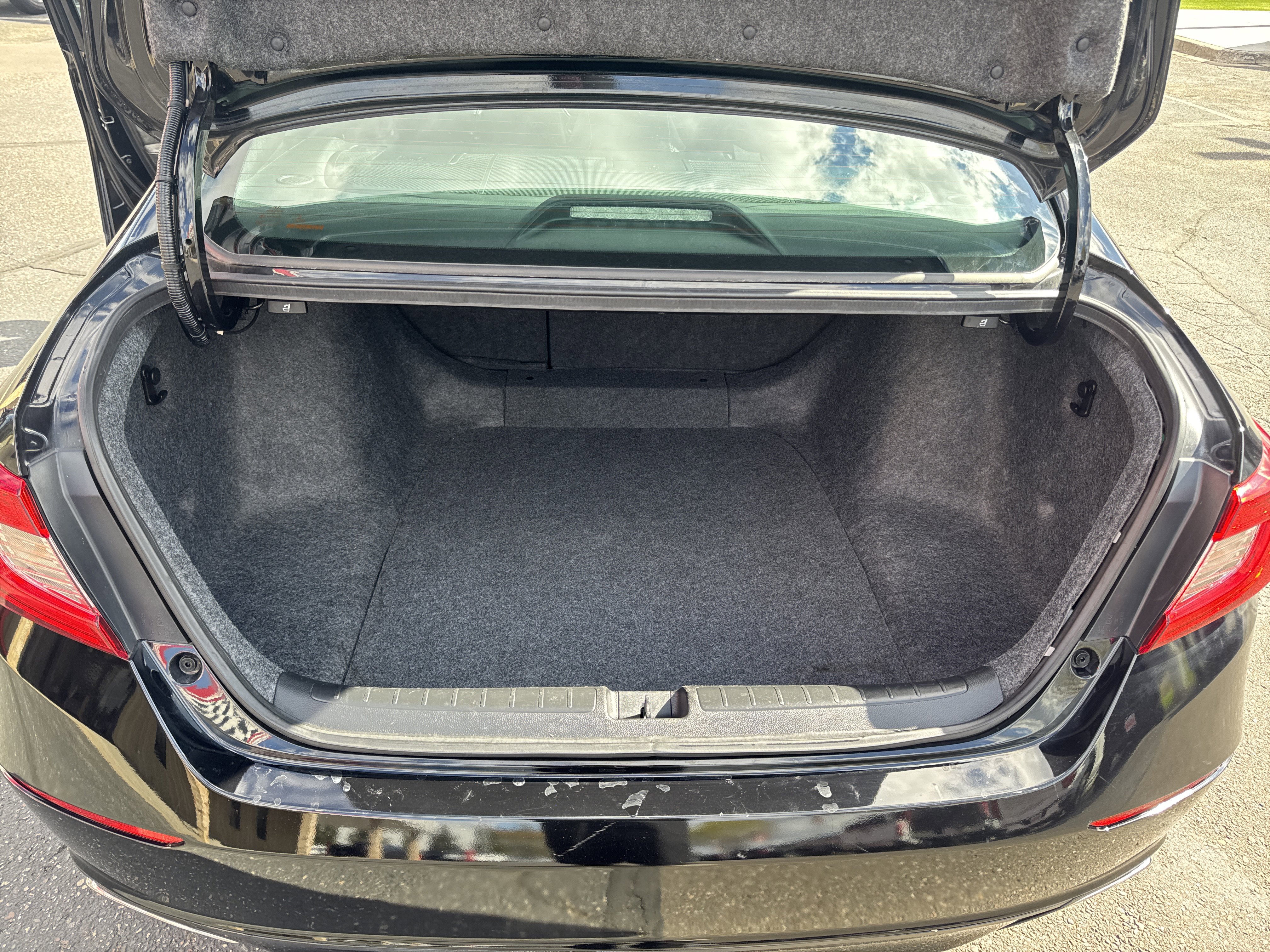 Used 2019 Honda Accord Sport image 29