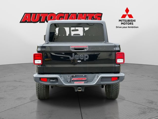 Used 2023 Jeep Gladiator Sport image 3