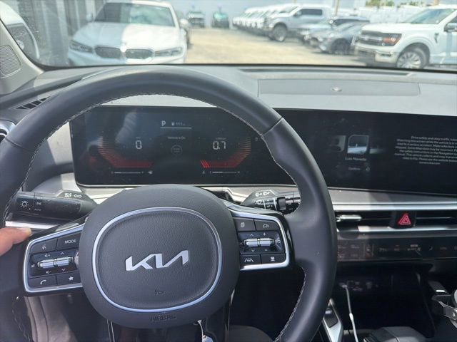 Used 2025 Kia Sorento S w/ Panoramic Sunroof Package FWD image 12