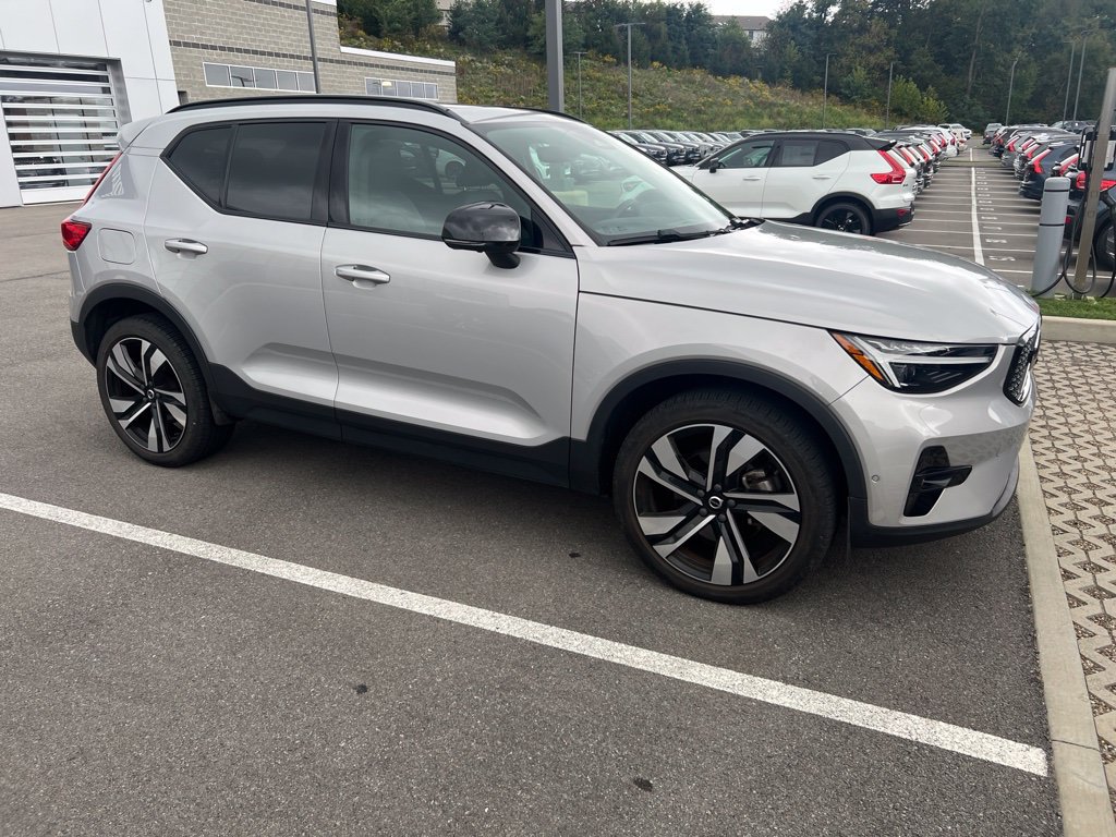 Certified 2023 Volvo XC40 B5 Ultimate w/ Climate Package AWD/4WD image 12