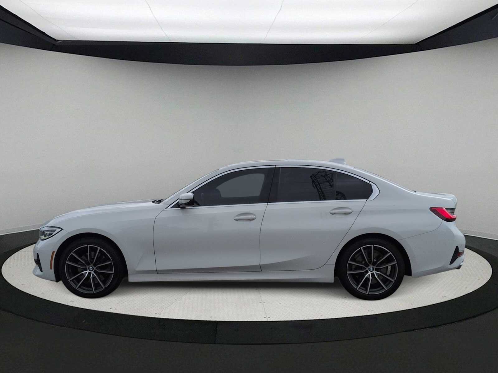 Used 2019 BMW 330i Sedan w/ Convenience Package RWD image 5
