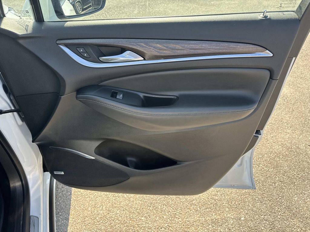 Used 2023 Buick Enclave Avenir w/ Avenir Technology Package image 14