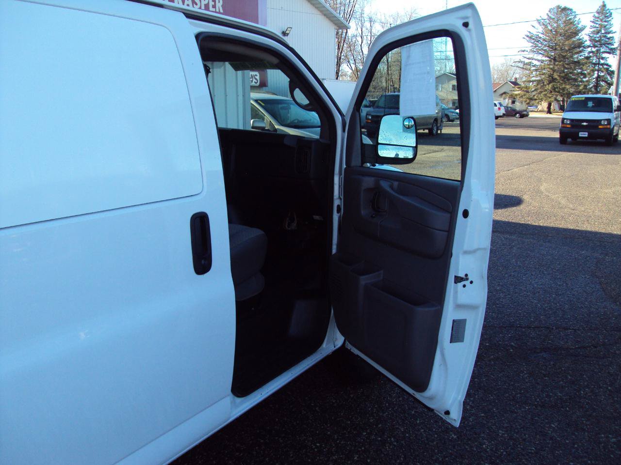 Used 2014 Chevrolet Express 1500 AWD image 14