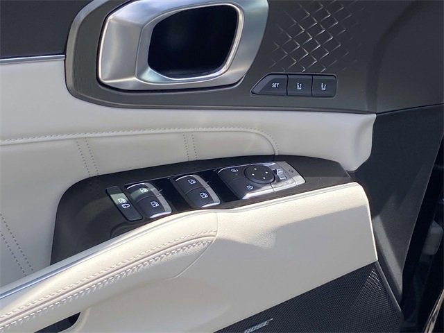 New 2025 Kia Sorento SX Prestige image 13