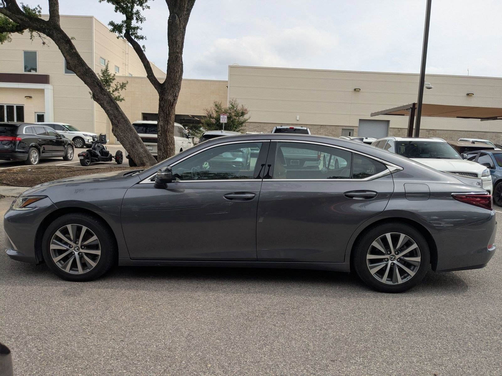 Used 2021 Lexus ES 350 w/ Premium Package FWD image 6