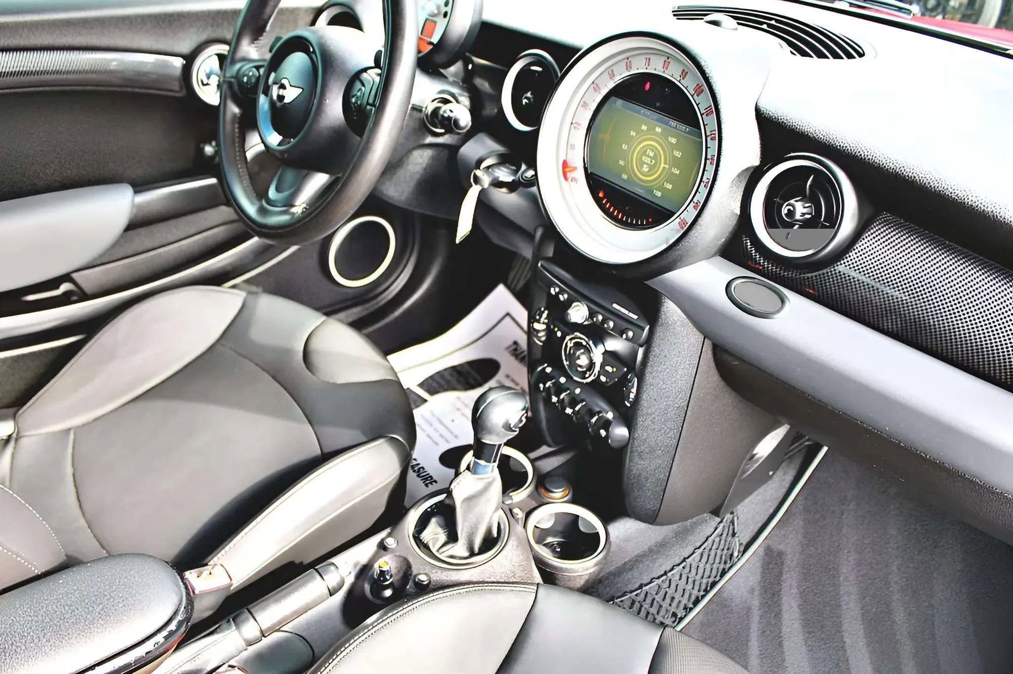 Used 2011 MINI Cooper S image 26