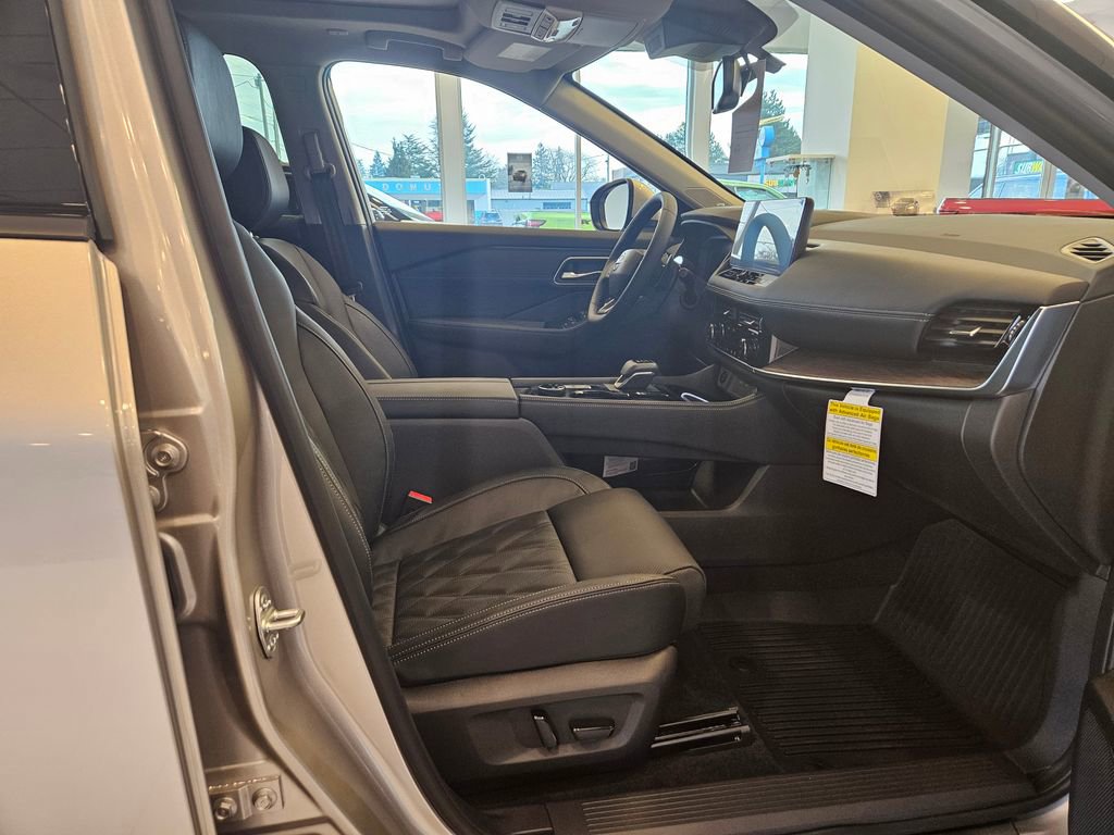 New 2026 Nissan Rogue Platinum w/ Tech Package image 25